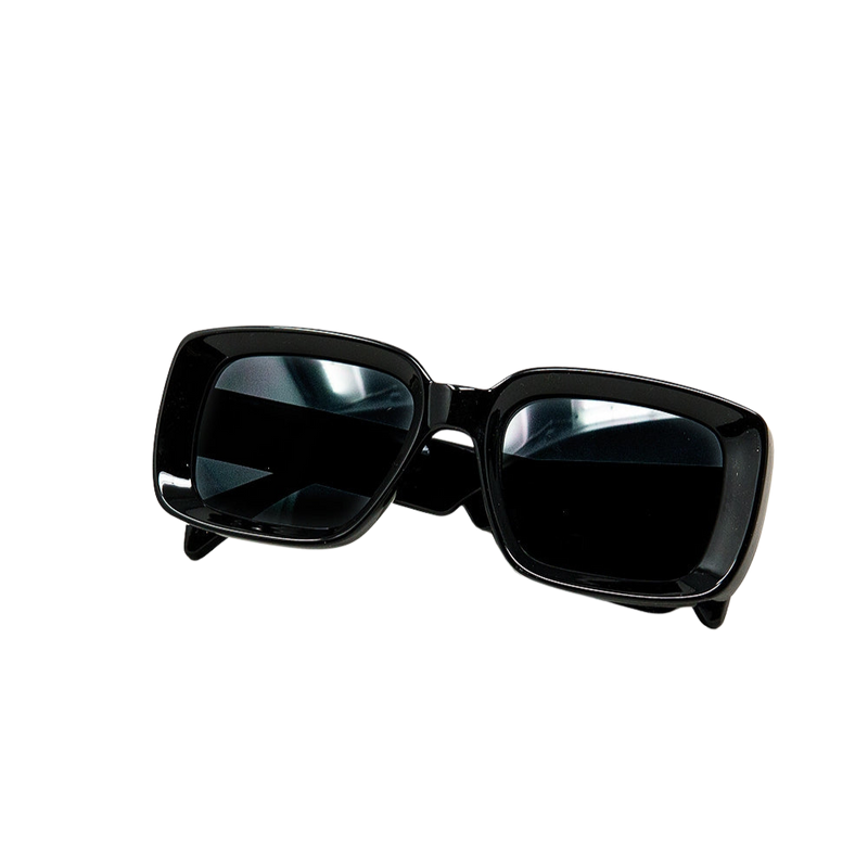 Modern Oversized Sunglasses in Black