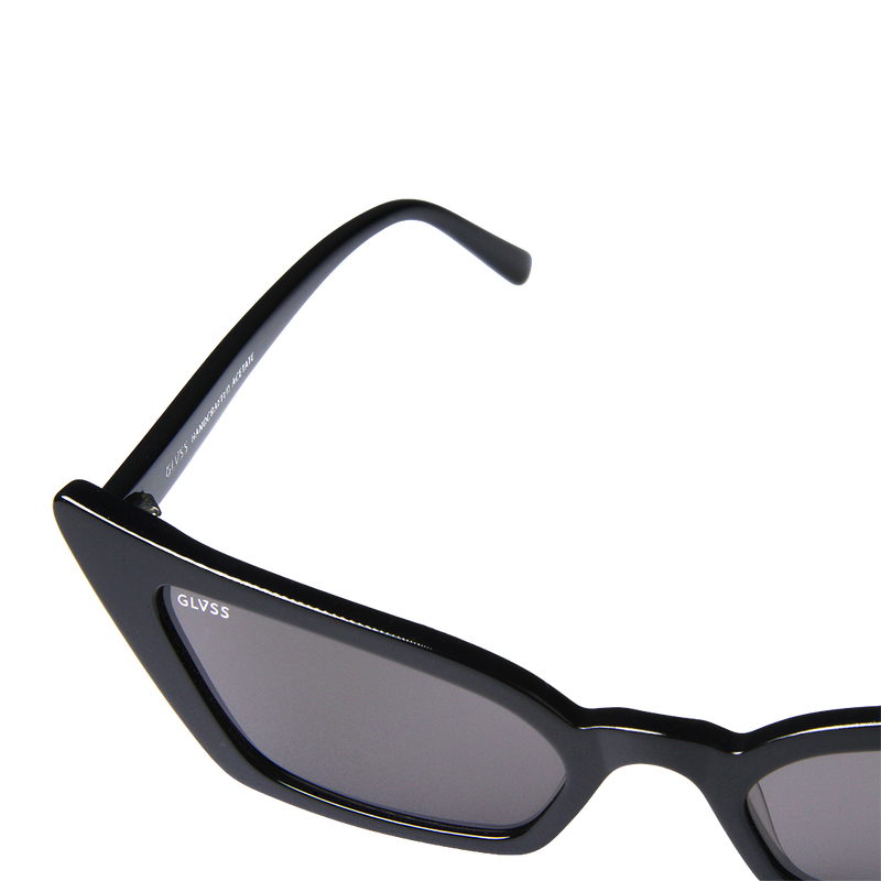 The FLIRT by GLVSS – GlamWorlds Premium Sunglasses