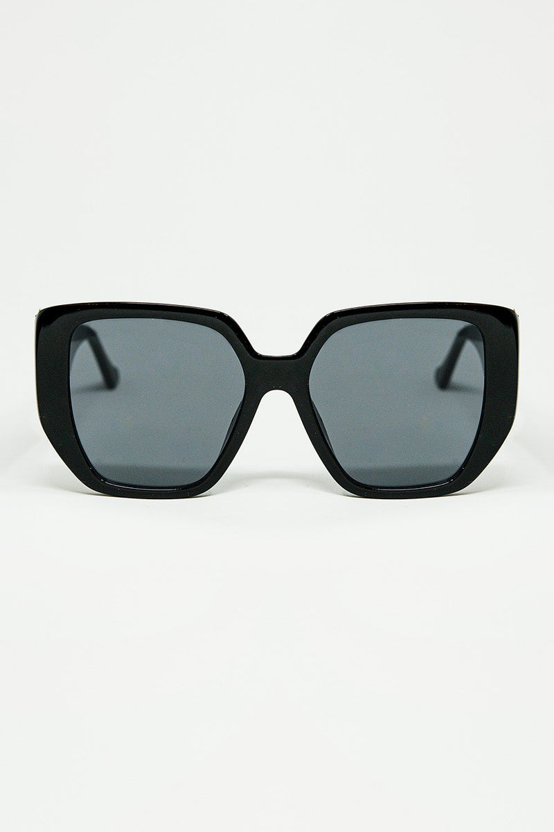 Black Pin-Up Style Sunglasses With Geometric Design and Cat Eyes