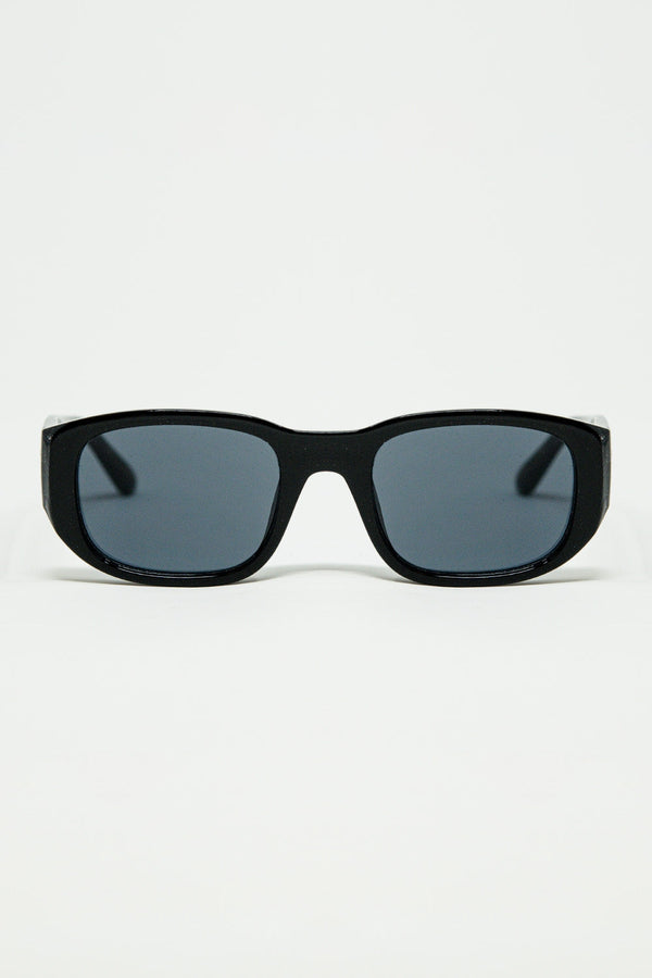 Oval Sunglasses With High Gloss Transparent Frames in Black