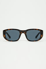 Oval Sunglasses With High Gloss Transparent Frames in Brown